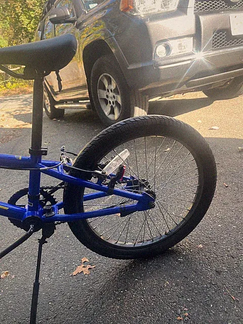 18.5 inch blue and yellow gt bike street tires and pad brakes